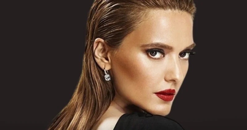 Demet Akalın dan ünlülere tepki: Demet Akalın dan ünlülere tepki: Kimseye inanmayın Magazin haberleri