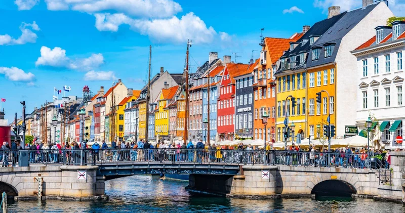 Dünyanın en mutlu ülkeleri açıklandı: Zirve yine İskandinavların!