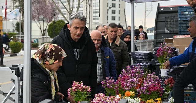 Manisa Büyükşehir Belediyesi, mezarlık ziyaretlerinde vatandaşların yanında oldu Manisa Haberleri