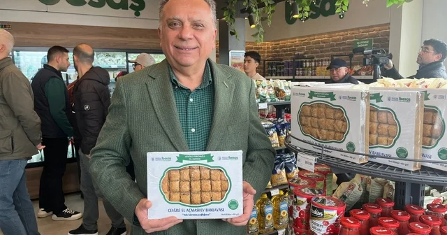 BESAŞ tan uygun fiyata bayramlık cevizli baklava BESAŞ ın bayram baklavaları yok satıyor Bursa Büyükşehir Belediyesi nin iştiraki BESAŞ tarafından satılan cevizli baklavalar bayram öncesi kısa sürede tükendi Bursa Haberleri