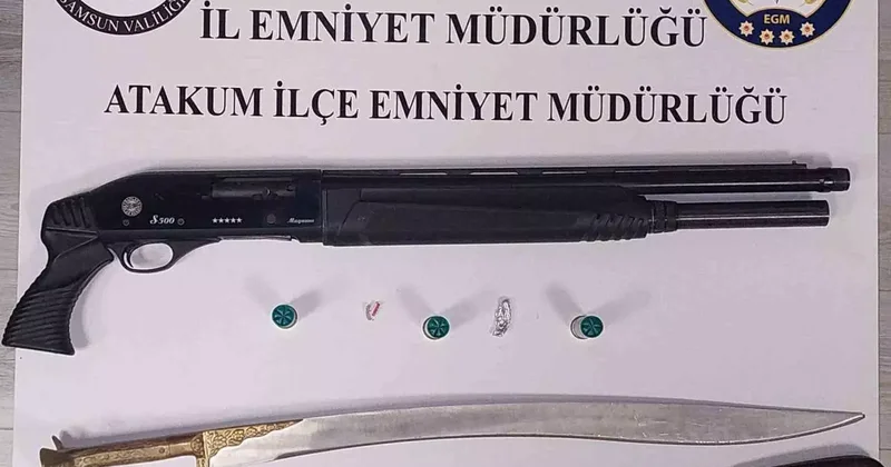 Atakum’da ruhsatsız silah ve kılıç ele geçirildi