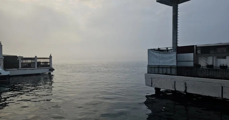 İstanbul da yoğun sis: İstanbul Boğazı trafiğe kapatıldı