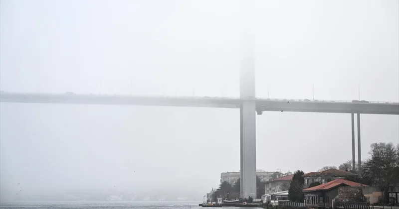 İstanbul da sis etkili oldu: Gemi trafiği askıya alındı