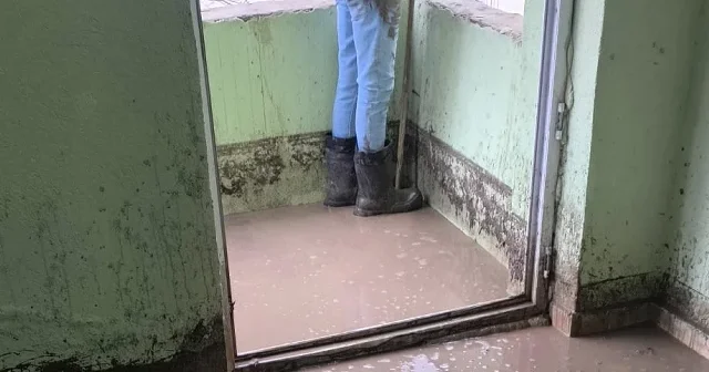 Şırnak ta cami sular altında kaldı VİDEO İZLE