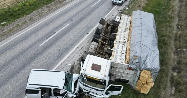Kamyon ve tankerin karıştığı kazada faciadan dönüldü Afyonkarahisar Haberleri