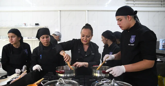 Balıkesir de geleceğin şefleri Vefa Mutfağı nda usta isimlerle buluştu Balıkesir Haberleri