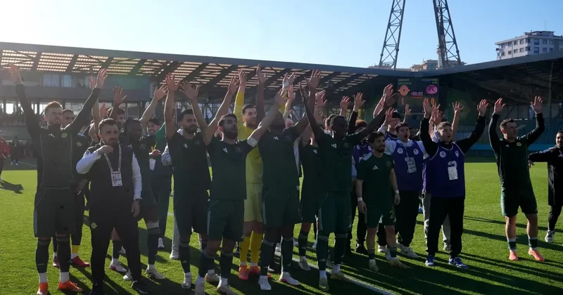 Şampiyon ve küme düşenler belli oldu! Süper Lig bileti için avantajı kaptılar