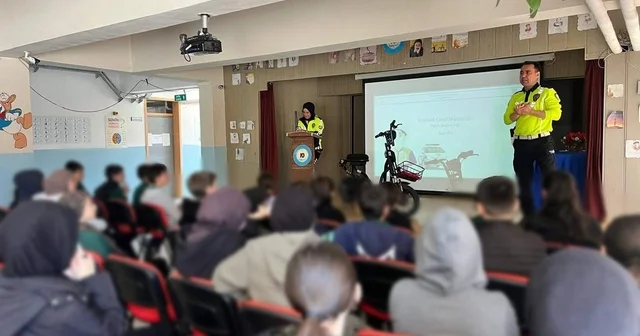 Kemah ta öğrenci ve öğretmenlere trafik eğitimi verildi Erzincan Haberleri