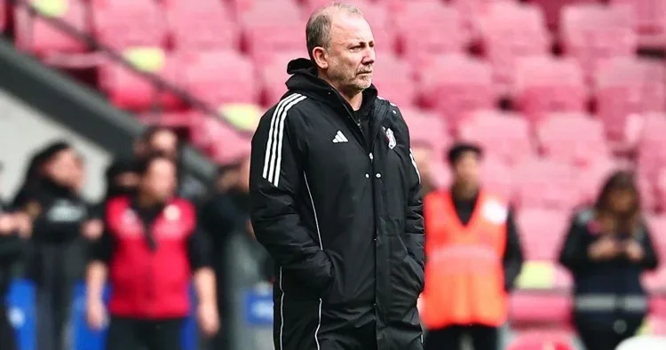 Sergen Yalçın: Jeneriklik iki gol sonrası oyuncuların psikolojisi bozuldu