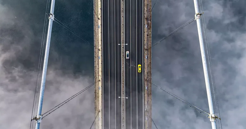 Boğaz da trafik durdu: Sislerin arasında kayboldu!