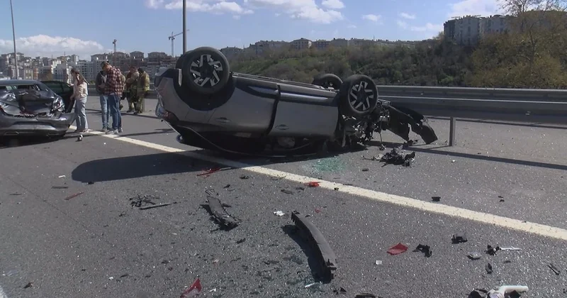 Eyüpsultan da 5 araç birbirine girdi! Yaralılar var Sözcü Gazetesi