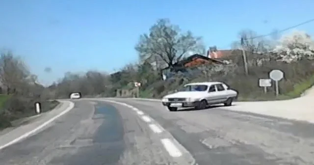 Bartın da 2 otomobil kafa kafaya çarpıştı Bartın Haberleri