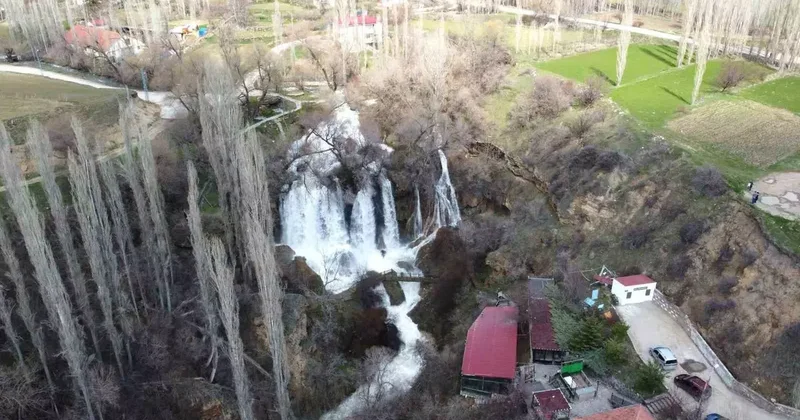 Bol yağışlar Sızır Şelalesi ni de coşturdu