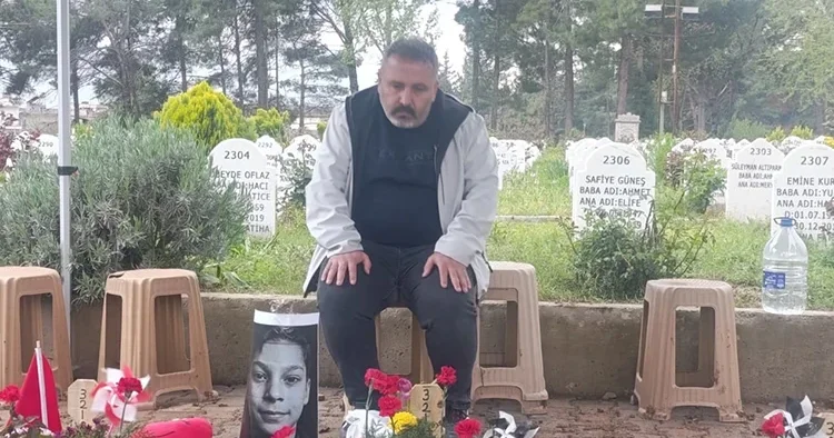 Türkiye yi yasa boğan vahşet! Mezarlığı ziyaret edenler gözyaşlarına boğuluyor: Kendi çocuğum vefat etmiş gibi