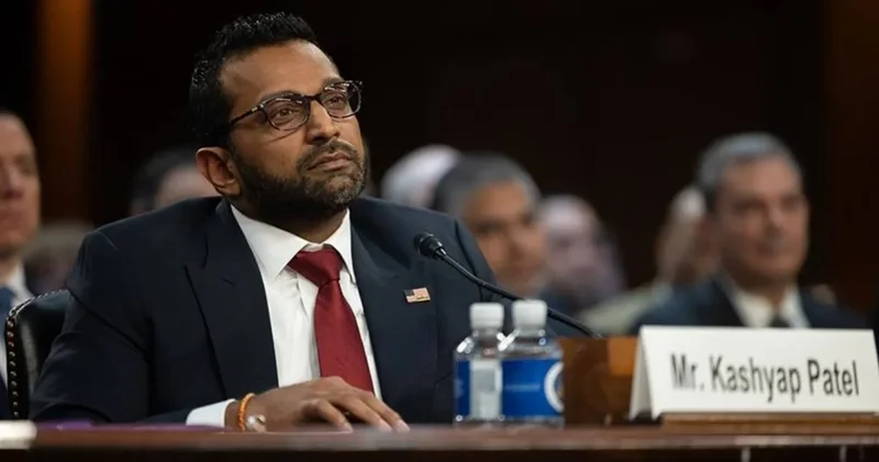 Güvenlik ekibi kapıyı kırmaya hazırlandı! FBI Direktörü geceleri kontrolden mi çıkıyor?