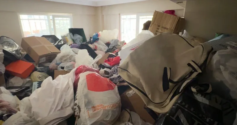 Avcılar’da çöp ev krizi: Tahliye operasyonu yarıda kaldı