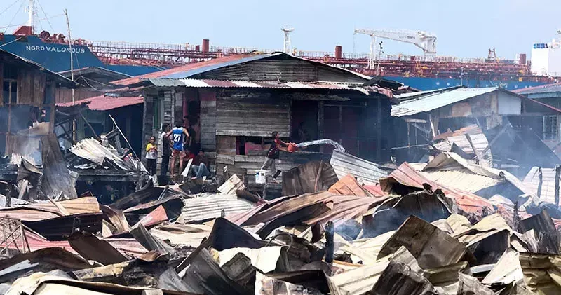 Malezya da yangın: Yaklaşık bin ev yandı
