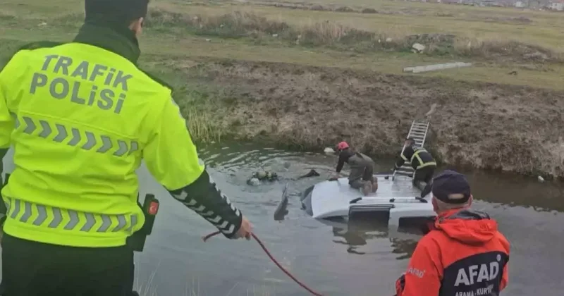 Su dolu kanala gömülmüş araç ekipleri alarma geçirdi