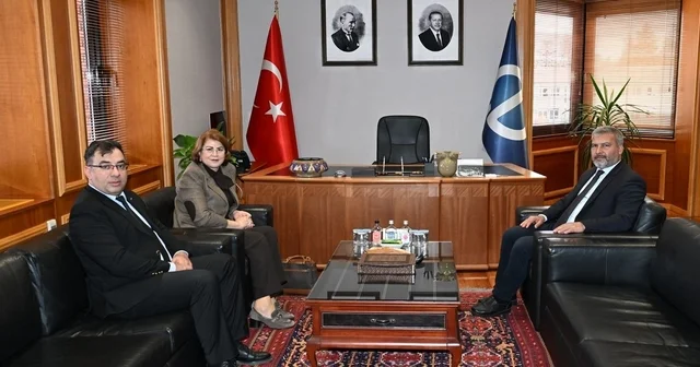 Azerbaycan Ankara Büyükelçiliği Eğitim Müşaviri Nesibova dan Rektör Adıgüzel e ziyaret Eskişehir Haberleri