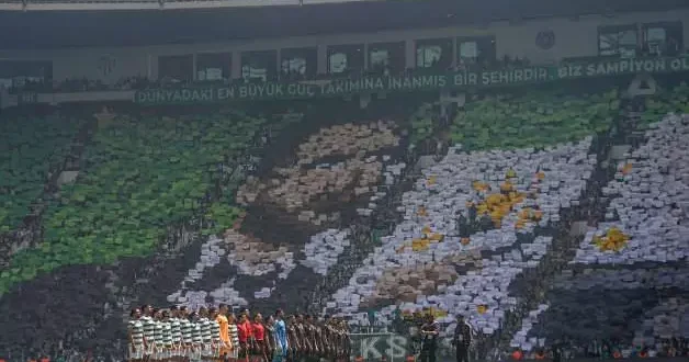 Bursaspor dan gövde gösterisi! 2. Lig de 40 bin kartonluk şampiyonluk koreografisi!