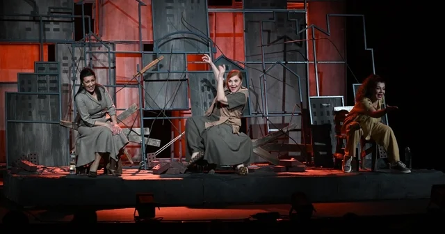 Sen İstanbul dan güzelsin oyunu Manisalıları büyüledi Manisa Haberleri