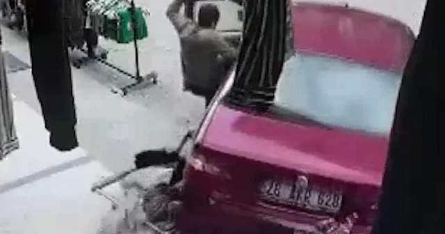 El freni çekilmeyen otomobil, mağazaya girmek üzereyken durduruldu VİDEO İZLE