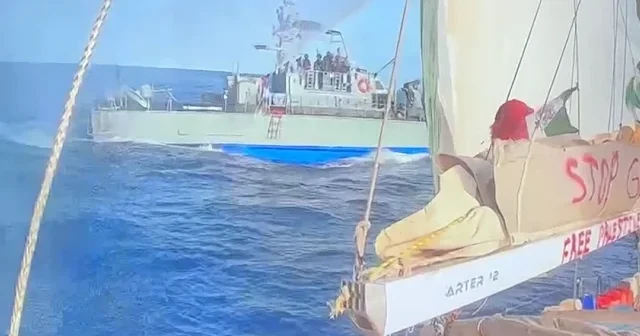 Yedi metrelik tekneye üç savaş gemisi: İsrail Sumud Filosu ndaki son gemileri çarparak durdurdu VİDEO İZLE