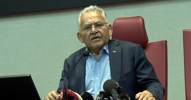 Memduh Büyükkılıç: Kayserispor bizim en önemli değerimiz Kayseri Büyükşehir Belediye Başkanı Memduh Büyükkılıç: Mevcut durumu kabulleneceğiz, tekrar Süper Lig e nasıl çıkarızın sorumluluk anlayışı içerisinde yol alacağız Kayseri Haberleri