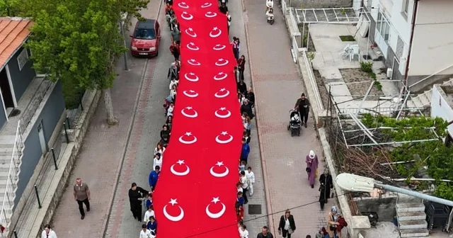 Nevşehir de 135 metrelik Türk bayrağı ile 19 Mayıs yürüyüşü Nevşehir Haberleri