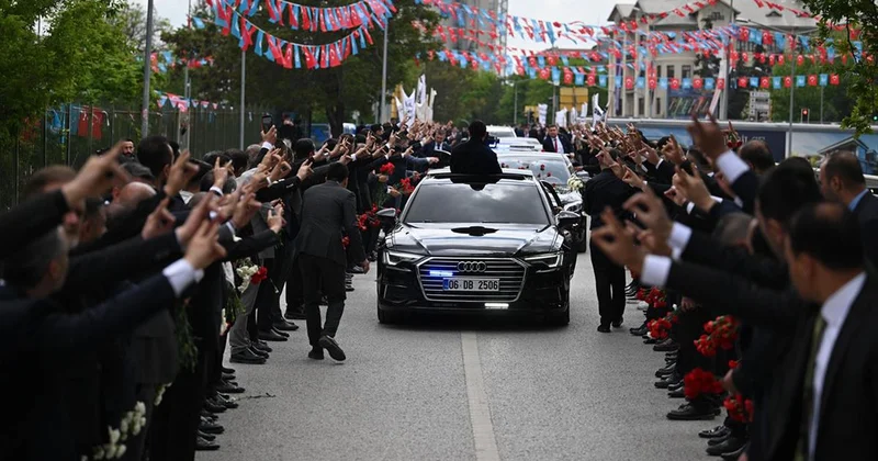 Bahçeli ye Ülkü Ocakları ndan görkemli karşılama
