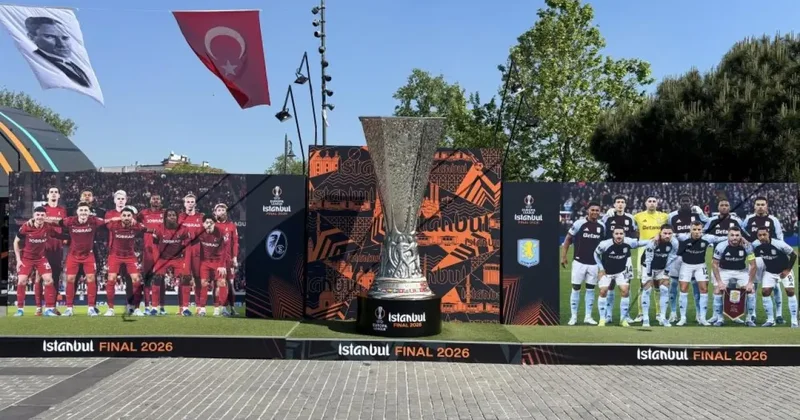 İlhan Mansız, UEFA Avrupa Ligi kupasını Beşiktaş Meydanı na getirdi