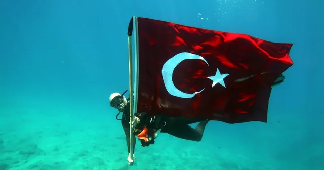 19 Mayıs ruhu Fethiye de su altında yaşatıldı Muğla Haberleri