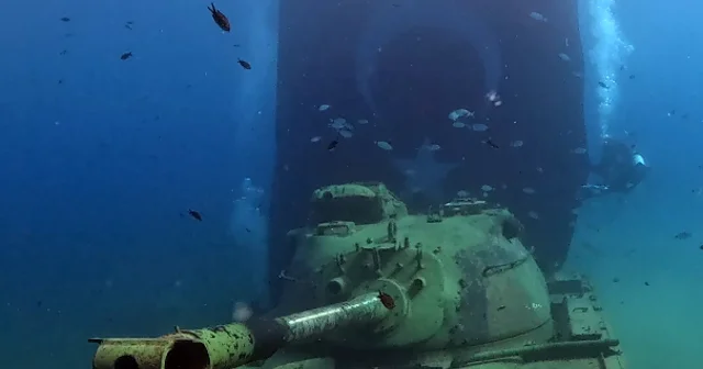 Saros ta dalgıçlar tank batığına dalıp, Türk bayrağı açarak 19 Mayıs ı kutladı Edirne Haberleri