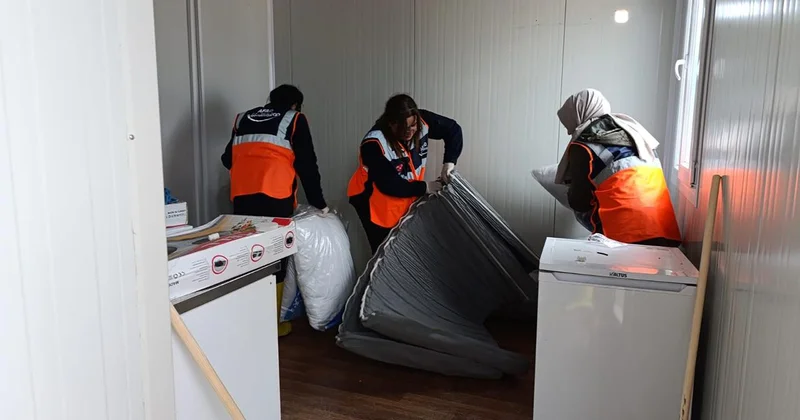 Çorum da hortumun vurduğu köylerde konteynerler kuruldu