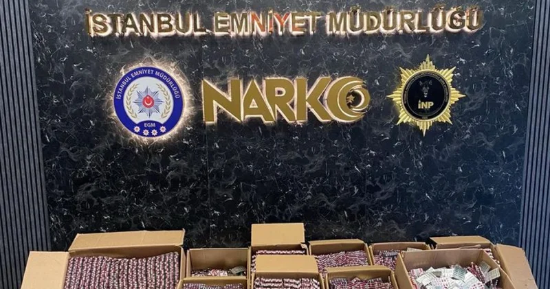 İstanbul da 3 kilogram uyuşturucu ele geçirildi: 3 gözaltı