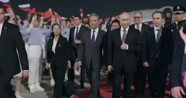 Rusya Devlet Başkanı Vladimir Putin Pekin de VİDEO İZLE