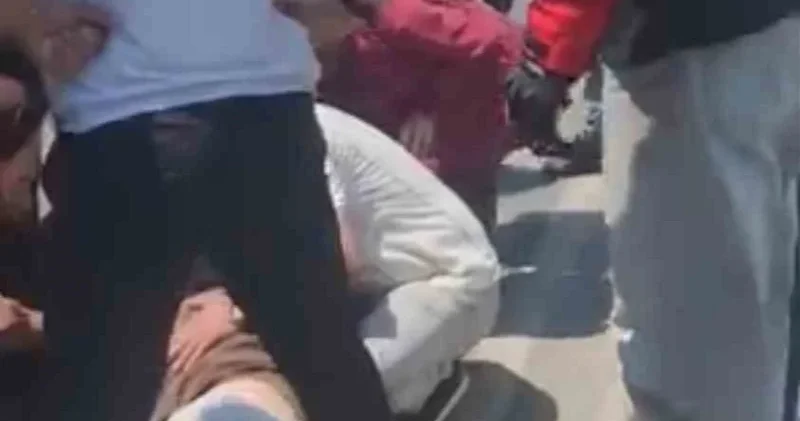 Fatih’te İETT otobüsüne çarpan skuter sürücüsü ağır yaralandı Gündem Haberleri