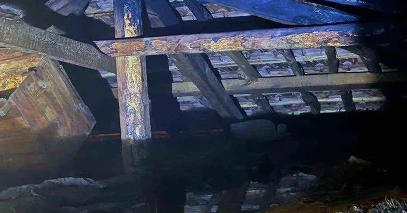 Bilecik’te sobanın alev alması sonucu evin çatı kısmı yandı