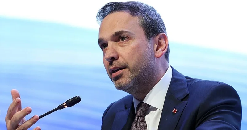 Bakan Bayraktar dan 19 Mayıs mesajı: Bağımsızlık meşalesi bugün Türkiye nin enerjisine güç oluyor