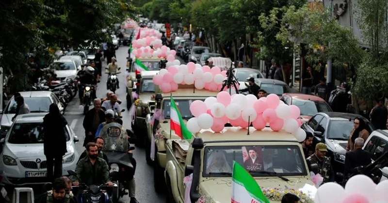 Tahran da Bin Çift İçin Toplu Nikah Töreni