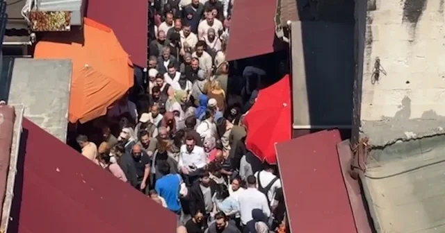 19 Mayıs tatilinde Eminönü’nde insan seli oluştu VİDEO İZLE