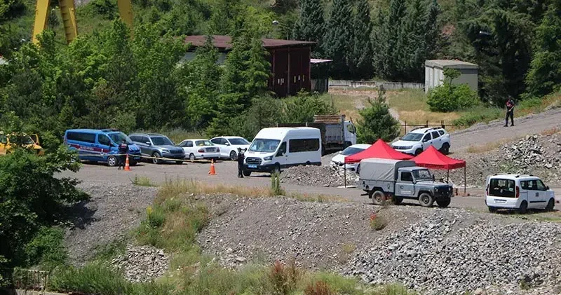 Maden ocağındaki göçükte mahsur kalan işçiyi kurtarma çalışmaları 3 üncü gününde