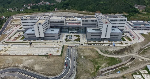 Bin 200 yataklı Ordu Şehir Hastanesi açılış için gün sayıyor Vatandaşlar hastanenin açılışını umutla bekliyor: Başka illere gitmemize gerek kalmayacak Ordu Haberleri Habertürk Yerel Haberler