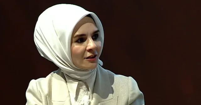 Bakan Göktaş Ailede Türkiye Yüzyılı Zirvesi nde Roblox bilmecesini çözdü: Amacımız yasaklamak değil denetlemek VİDEO İZLE