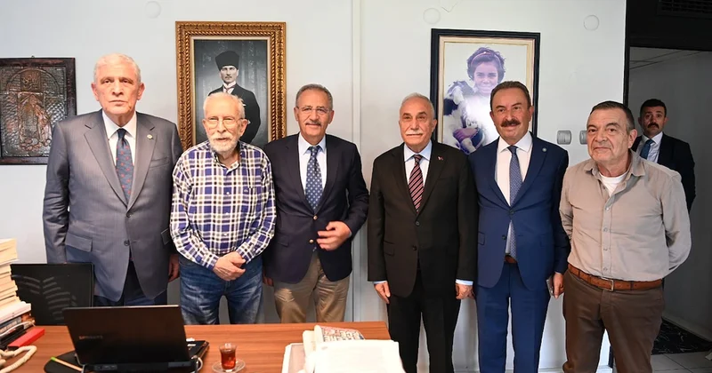 Çarşıda esnafı gezdi çayını SÖZCÜ’de içti Sözcü Gazetesi