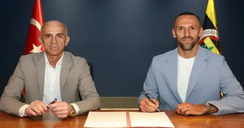 Fenerbahçe transferde ilk bombayı Vedat Muriqi ile patlattı! Çubuklu ile ilk poz
