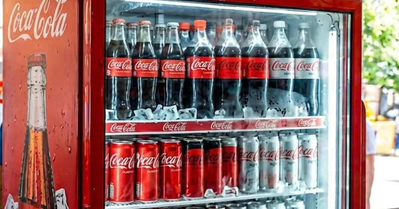 Coca Cola da artık zorunlu oldu: Dolabı açan bunu görecek Sözcü Gazetesi