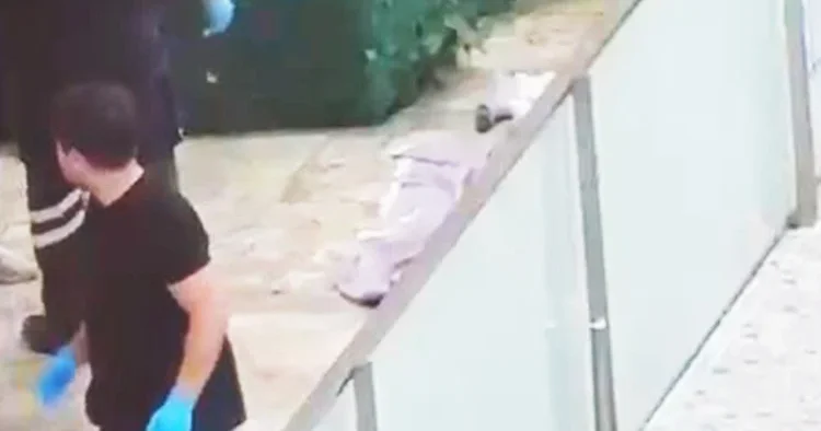 İstanbul’da dehşete düşüren görüntü! Boşanan çiftin cesedi sitenin bahçesinde bulundu