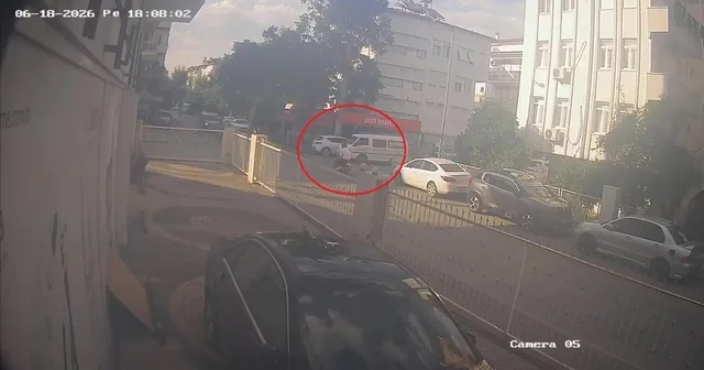 Kamyonetle çarpışan motosikletin sürücüsü kazayı kask sayesinde kazayı hafif sıyrıklarla atlattı Antalya Haberleri Habertürk Yerel Haberler