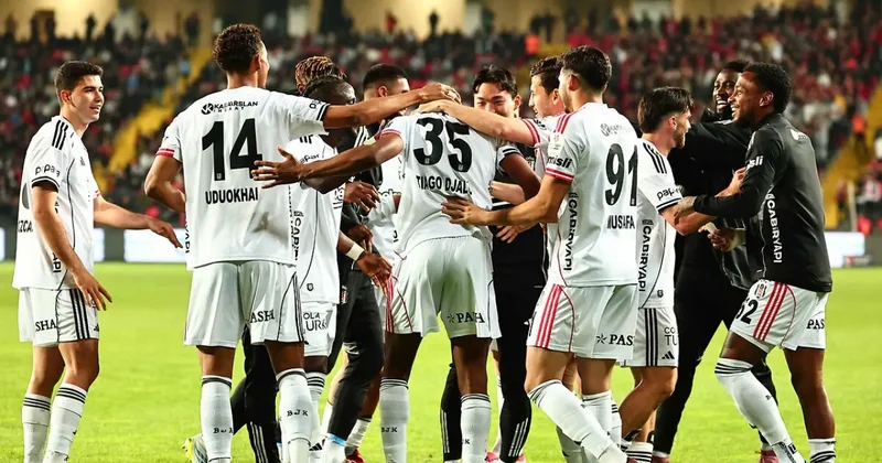 Beşiktaş ın kapısını 3 oyuncu için çaldılar